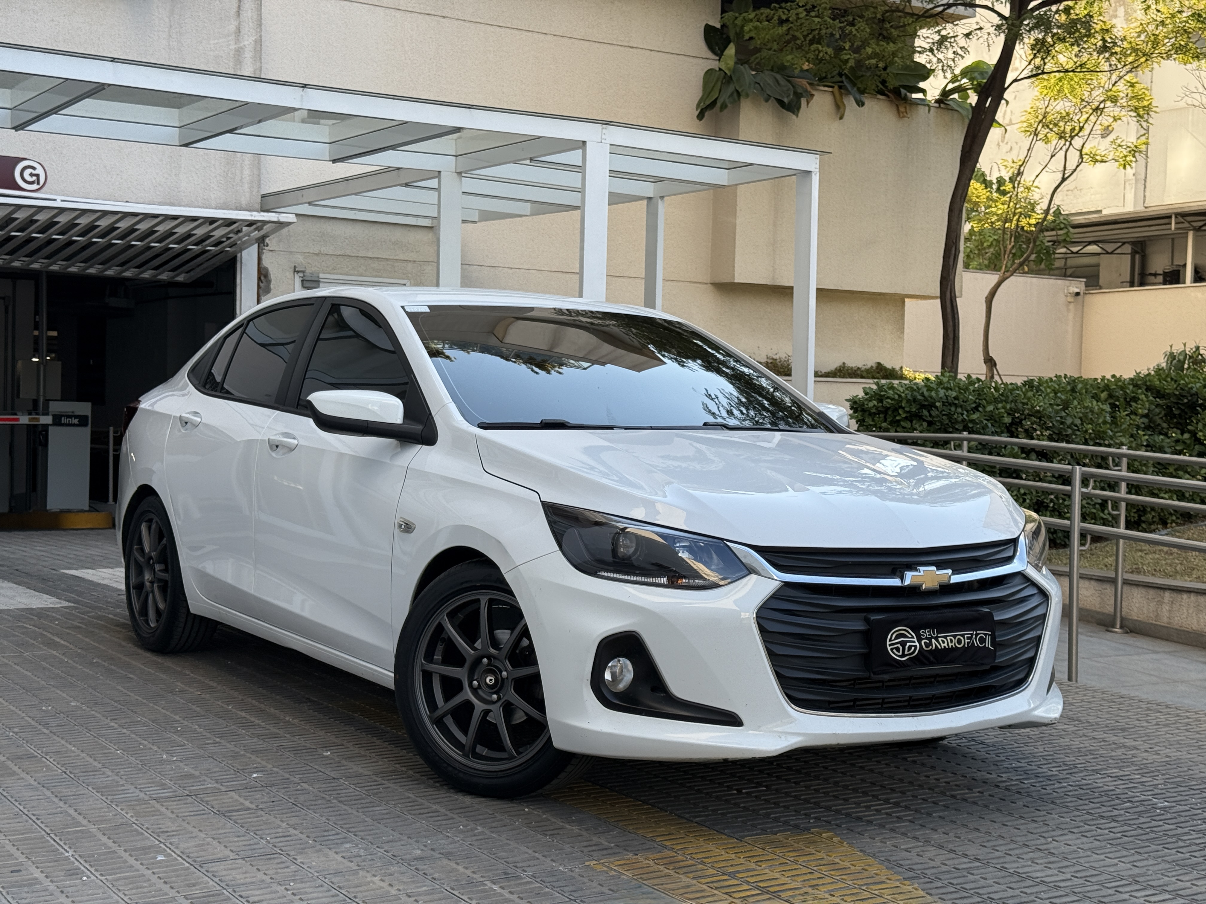 Chevrolet Onix Plus Turbo LT